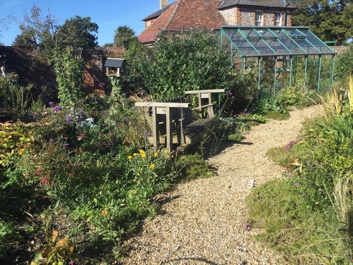Farm stay Stack Yard Cottage. Cambridge