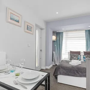 https://boutique-studio-by-the-sea-with-own-entrance.brighton-hotels-england.com